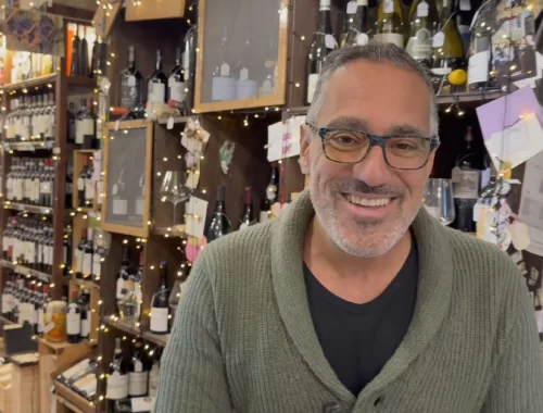 ALL’ENOTECA SERGIO ALLA SCOPERTA DI VINI  DA STAPPARE O DA REGALARE
