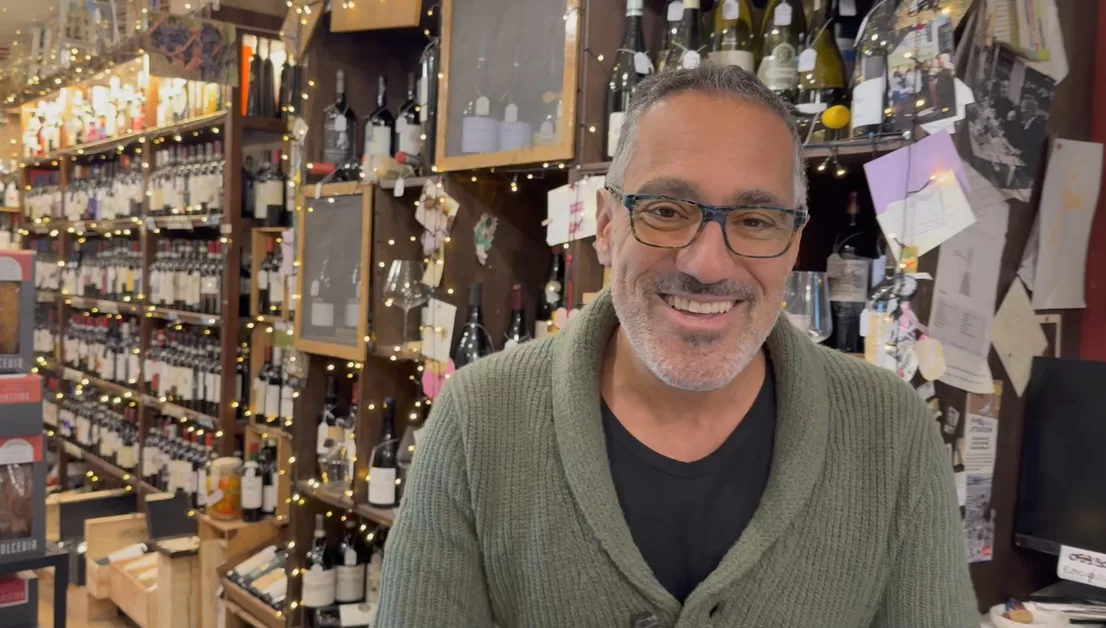 ALL’ENOTECA SERGIO ALLA SCOPERTA DI VINI  DA STAPPARE O DA REGALARE