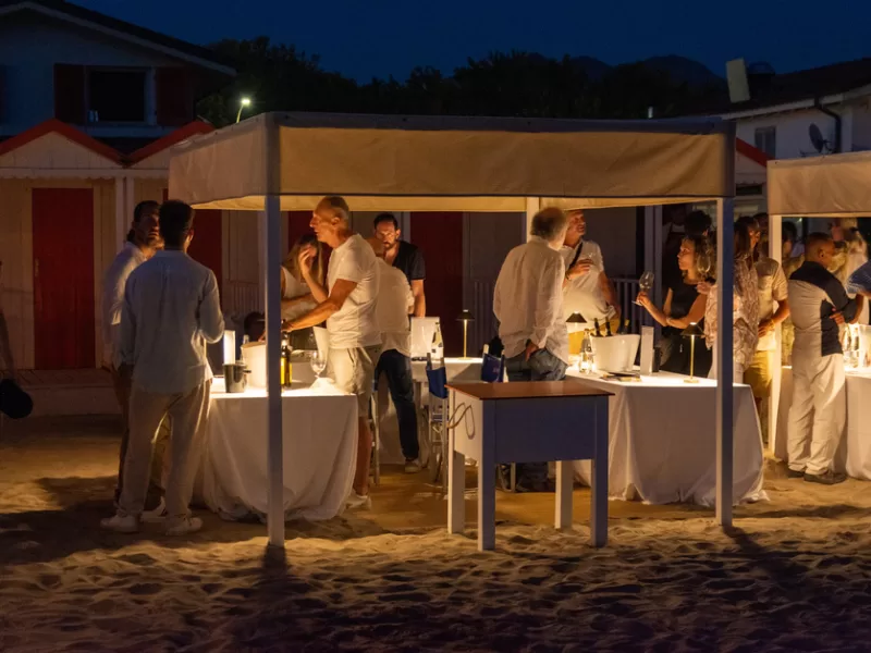 Vernaccia in Versilia.La Vernaccia di San Gimignano in festa a Forte dei Marmi