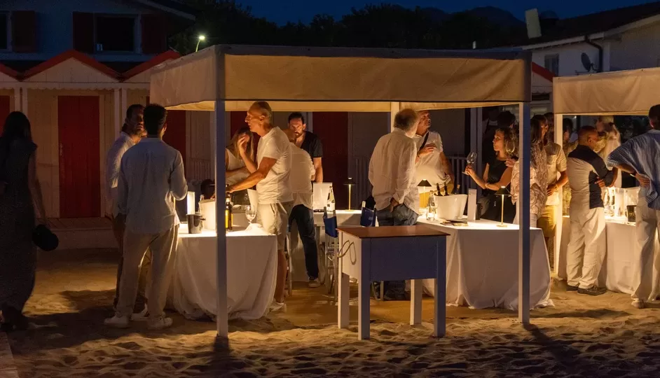 Vernaccia in Versilia.La Vernaccia di San Gimignano in festa a Forte dei Marmi