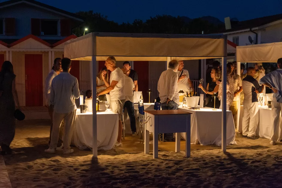 Vernaccia in Versilia.La Vernaccia di San Gimignano in festa a Forte dei Marmi